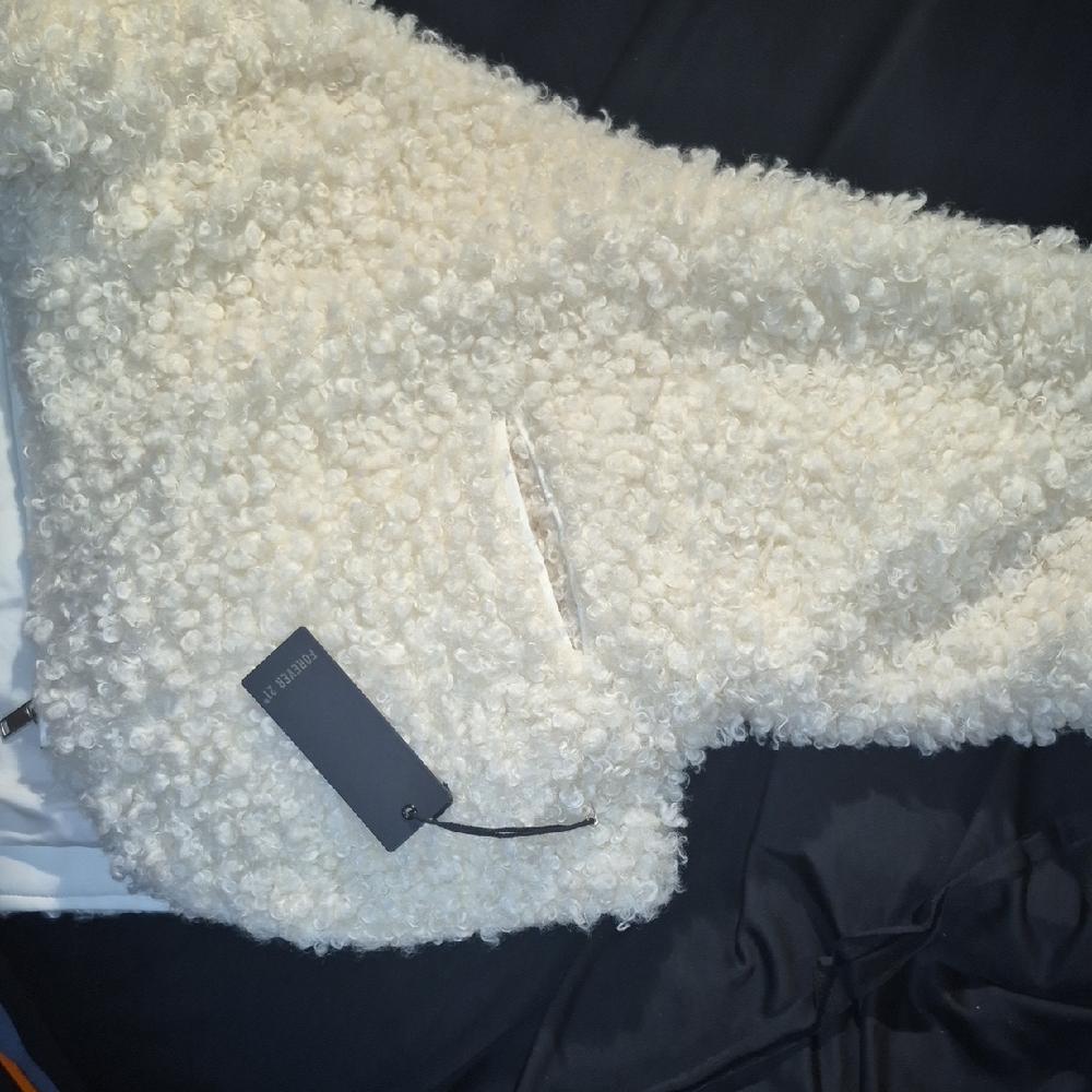 Women's Cream Fleece Jacket - Picture 5 of 5